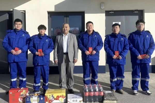 慰问3_副本.jpg 慰问3_副本.jpg